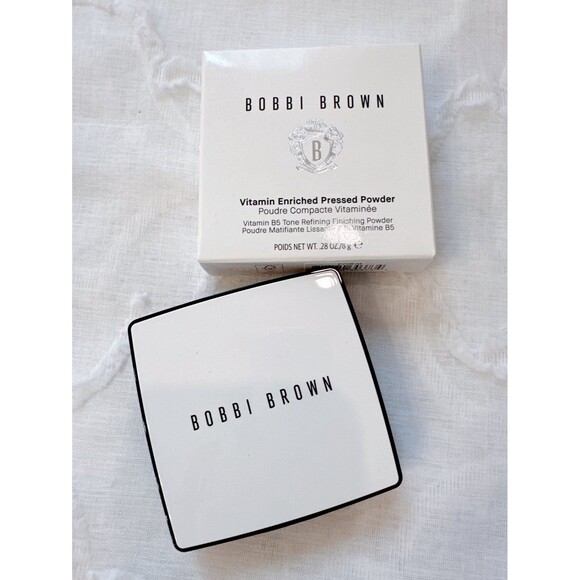 NWB Bobbi Brown Vitamin Enriched Pressed Powder Neutral 8g - Picture 1 of 5